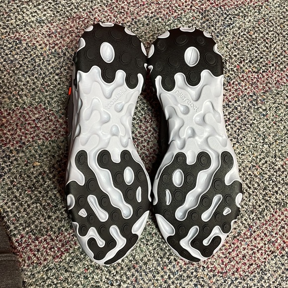 Nike - Picture 7 of 7